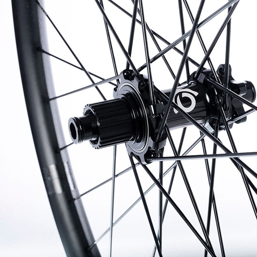 Rueda trasera Industry Nine Hydra 2 Enduro 29/622 Orificios: 32 12 mm TA 157 mm Disco IS 6 tornillos SRAM XD