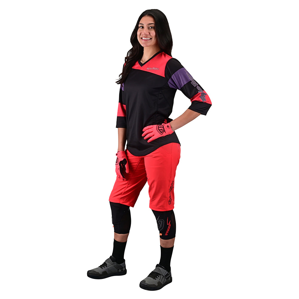 Womens Mischief Short No Liner Solid Firecracker