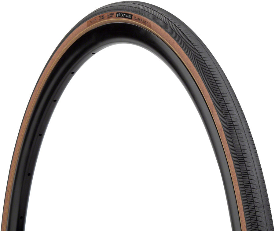 Neumático Teravail Rampart - 700 x 28 sin cámara, plegable, color tostado, ligero, flexible, compuesto rápido