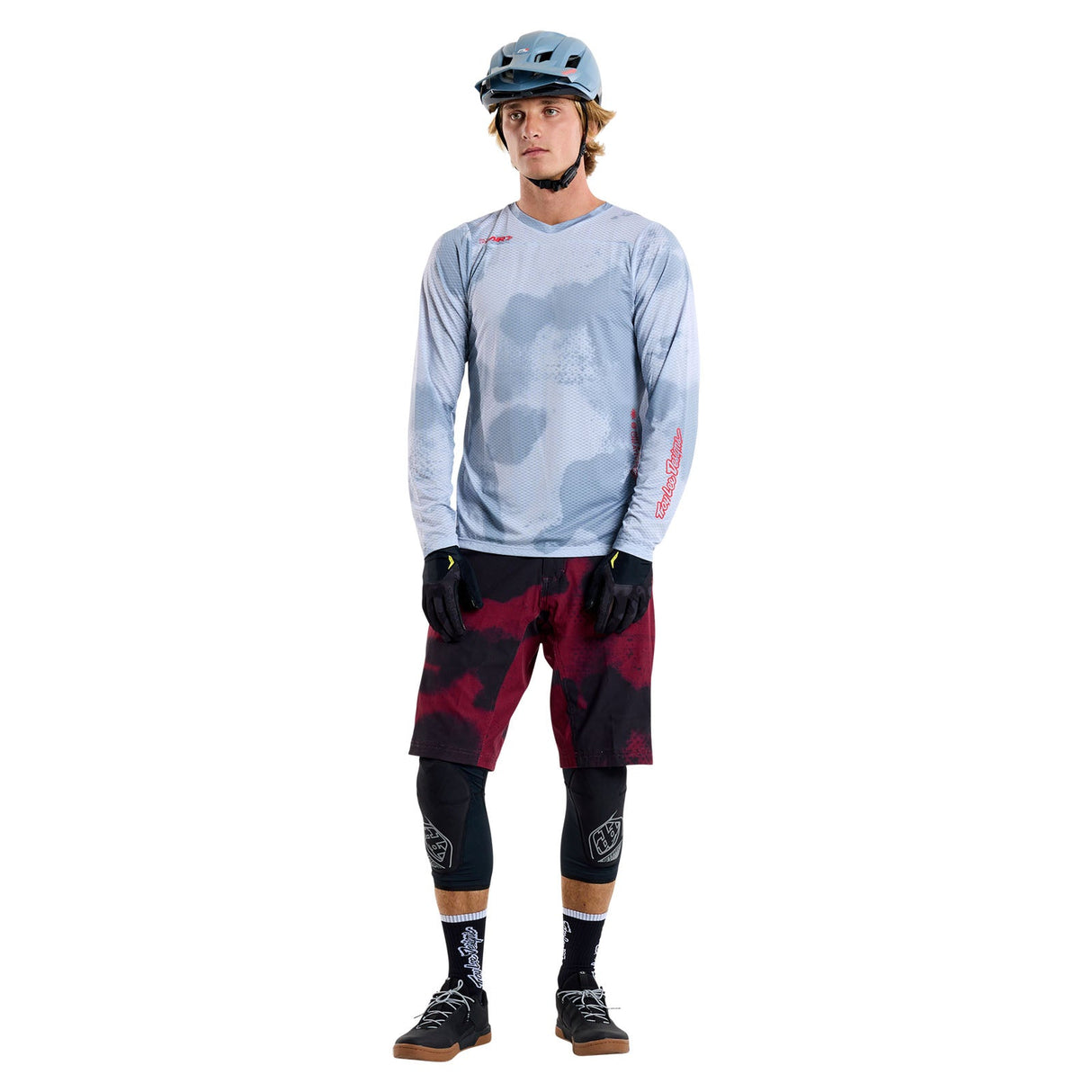 Skyline Air Short Shell Flared Oxblood