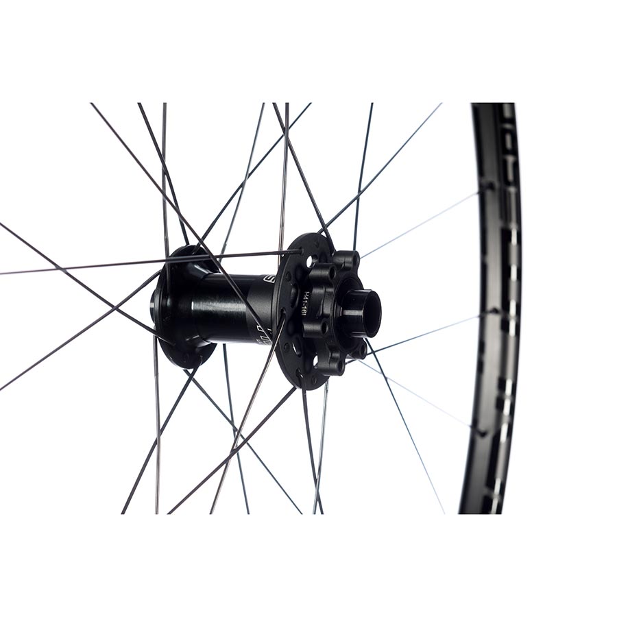 Rueda delantera Stans No Tubes Podium SRD 29/622 Orificios: 24 15 mm TA 110 mm Boost Disc IS 6 tornillos