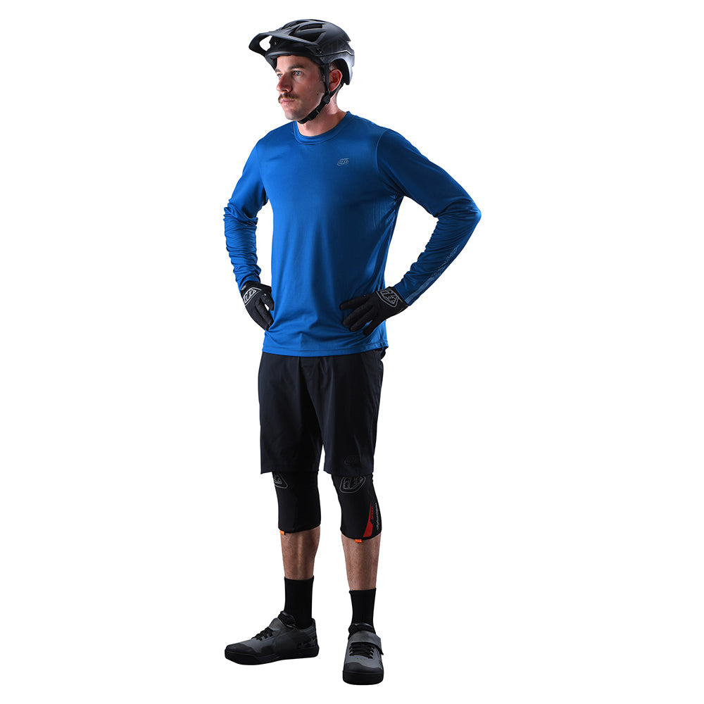 Flowline Shifty Short Shell Solid Black