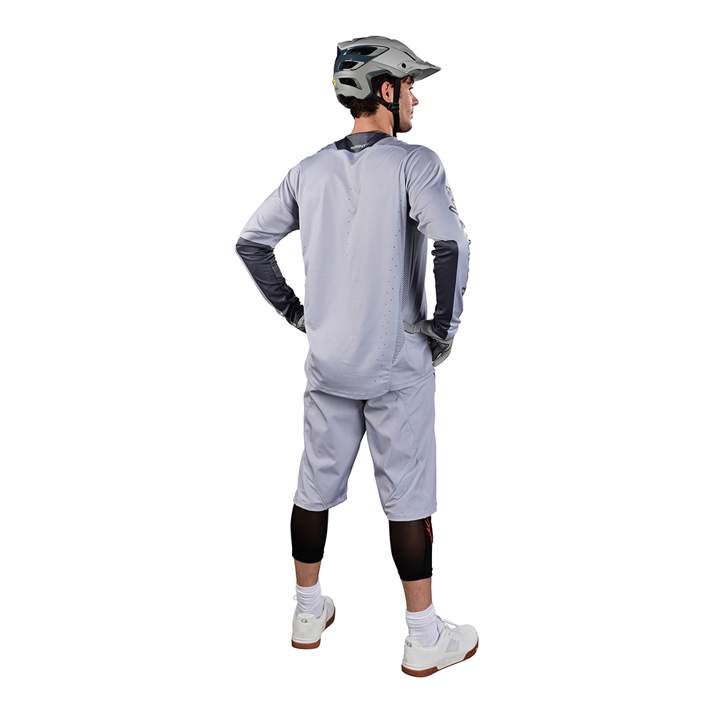 Sprint Short Mono Cement